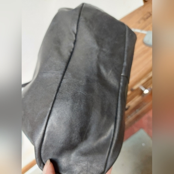 Relic Black Synthetic Double Front Pockets Tote Shoulder Bag - Picture 8 of 16